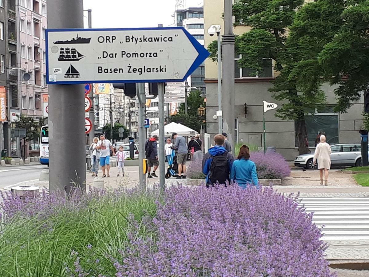 Apartament Downtown Apartment Gdynia Luaran gambar