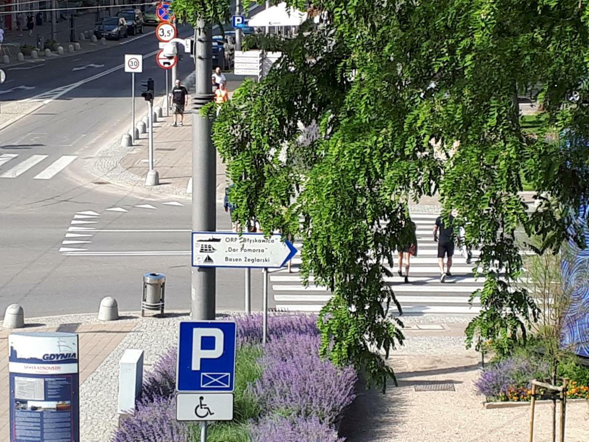 Apartament Downtown Apartment Gdynia Luaran gambar